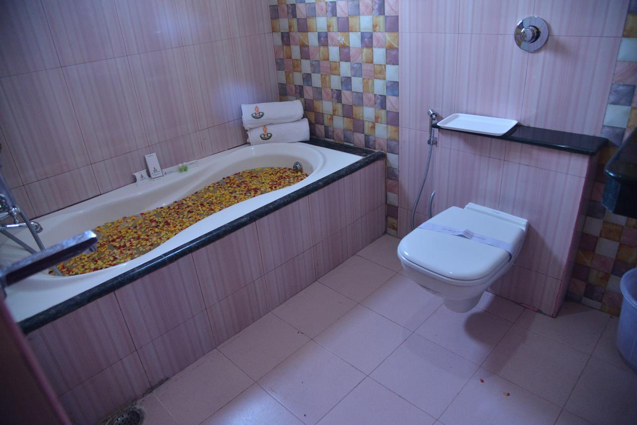 Sri Balaji Hotels Tiruchengodu Extérieur photo