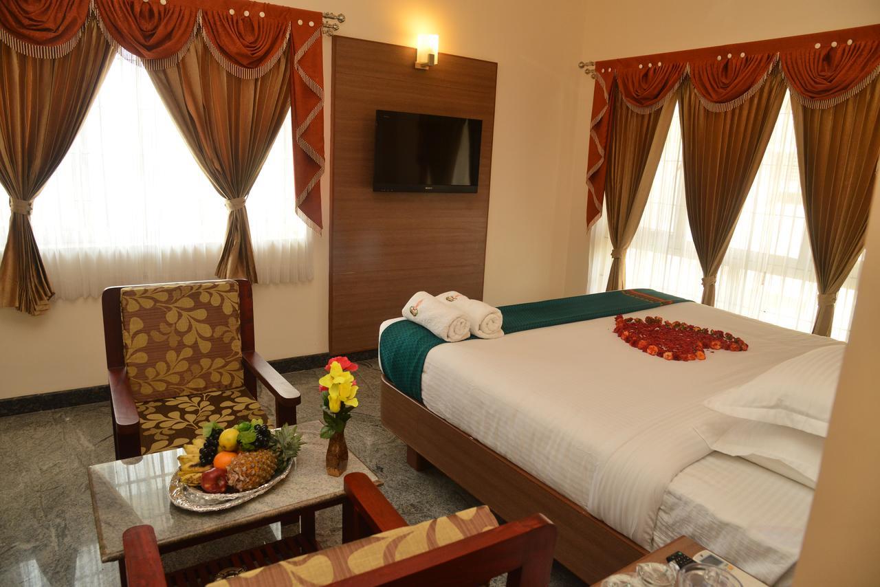 Sri Balaji Hotels Tiruchengodu Extérieur photo